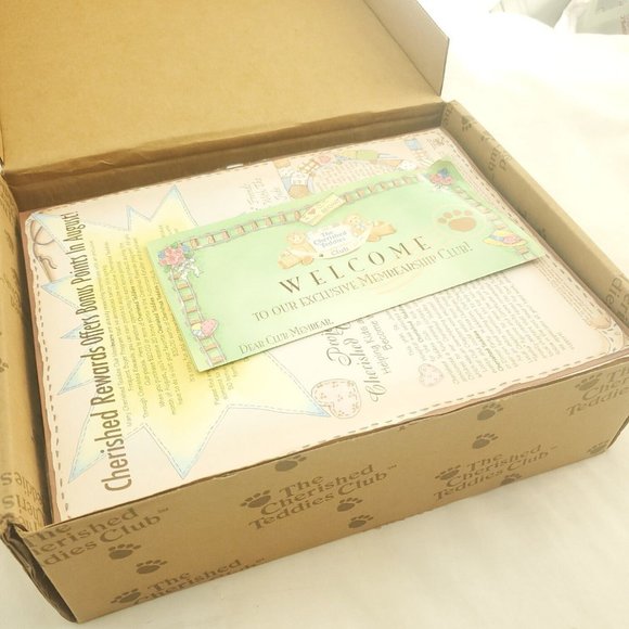 Enesco Cherished Teddies Club Town Depot Lloyd Figurine Membership Kit - Picture 5 of 12